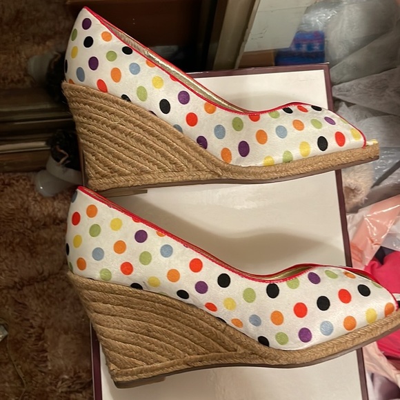 STEVE MADDEN - bright multi Majic polkadot wedges- size 6 - Picture 3 of 5